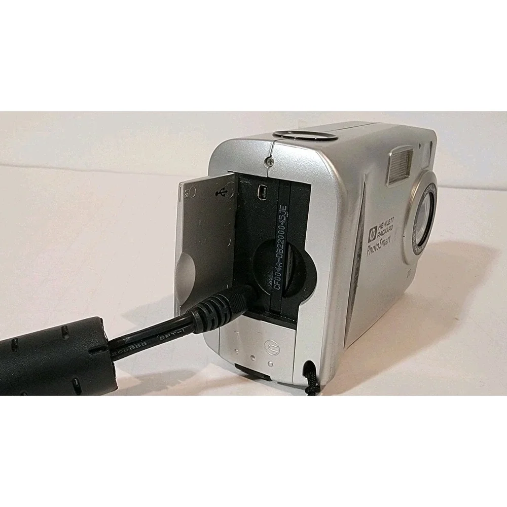 HP PhotoSmart 215 1.3MP Digital Camera Complete‎ Set Works *Parts Or Repair*